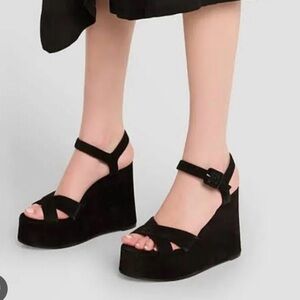 Christian Louboutin Supramariza 130 velvet size 40